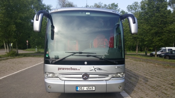 Mercedes Tourino čelní pohled